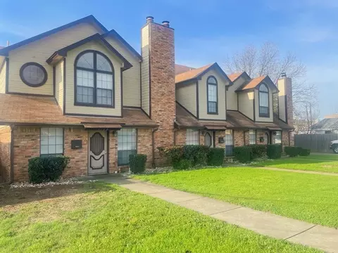 3122 3124 3126 Conflans Rd #3, Irving, TX 75061