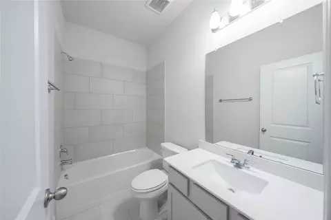 Bath - 511 Pepperwood Dr, Rockwall, TX 75087 photo 2 of 3