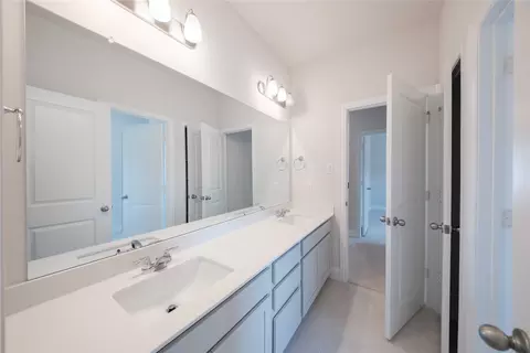 Bath - 511 Pepperwood Dr, Rockwall, TX 75087 photo 3 of 3
