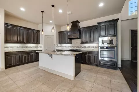 5713 Tawakoni Dr, Argyle, TX 76226