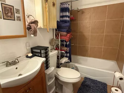 Bath - 501 E Fitzgerald, Bangs, TX 76823 photo 1 of 2
