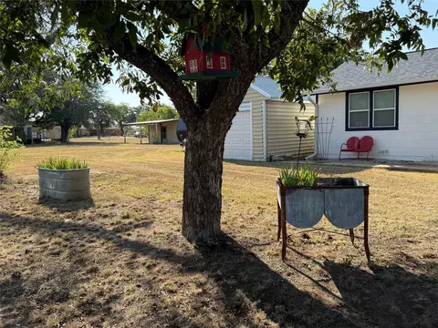 Exterior - 501 E Fitzgerald, Bangs, TX 76823 photo 2 of 6