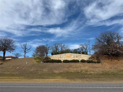 2 Summit Oaks Cir, Denison, TX 75020