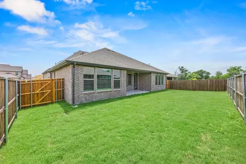 Exterior - 718 Tinsley Meadows Dr, Van Alstyne, TX 75495 photo 3 of 4