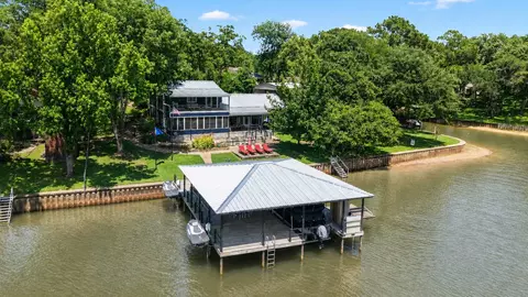 154 Bayside Cir, Malakoff, TX 75148