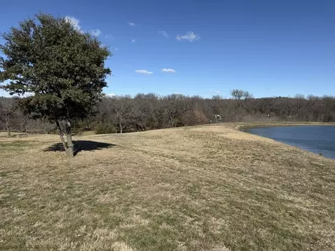 2453 Creekwood Dr, Cedar Hill, TX 75104