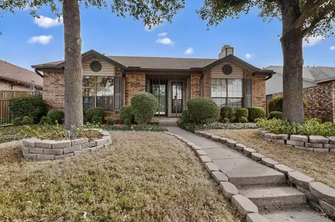 3836 O B Crowe Dr, Dallas, TX 75227