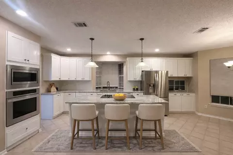 3110 Glenmere Ct, Carrollton, TX 75007
