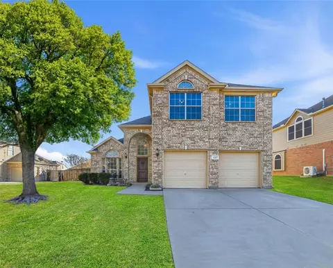 1217 Black Hawk Dr, Haslet, TX 76052