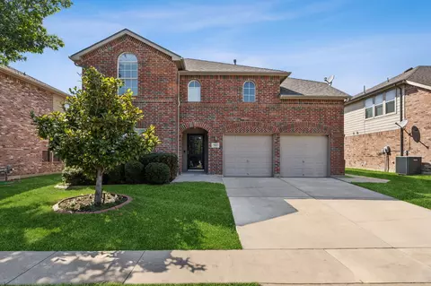 9121 Liberty Crossing Dr, Fort Worth, TX 76131