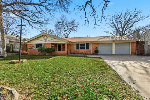 1809 Toplea Dr, Euless, TX 76040