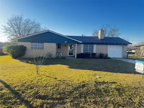 712 S Spears St, Alvarado, TX 76009