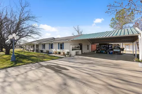 210 S Booth St, Mart, TX 76664