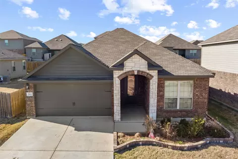 912 N Juneberry Dr, Denton, TX 76207