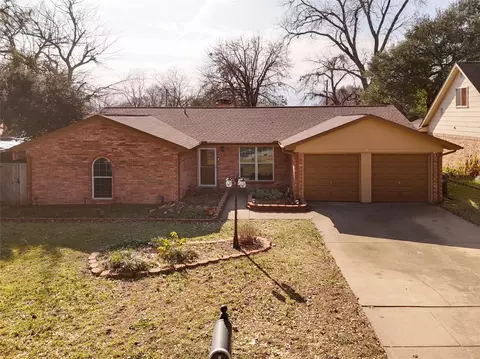 1702 Westover Dr, Arlington, TX 76015