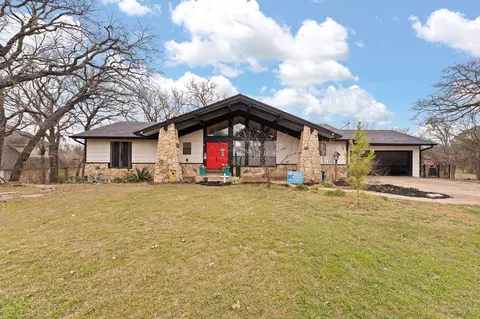 1206 Honeysuckle Dr, Keene, TX 76059
