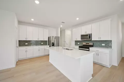 805 Dotty Dr, Mckinney, TX 75071
