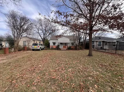 906 Eli Ave, Dallas, TX 75211