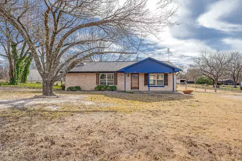 Exterior - 301 Pecan St, Tom Bean, TX 75489 photo 2 of 7