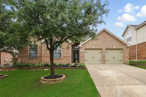 2932 Softwood Cir, Fort Worth, TX 76244