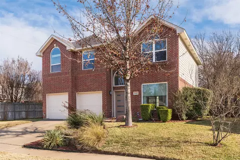 6403 Redstone Dr, Arlington, TX 76001