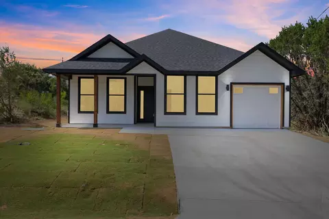 5915 Black Pine Cir, Granbury, TX 76048
