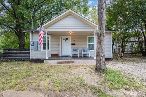 1110 N Catherine St, Terrell, TX 75160