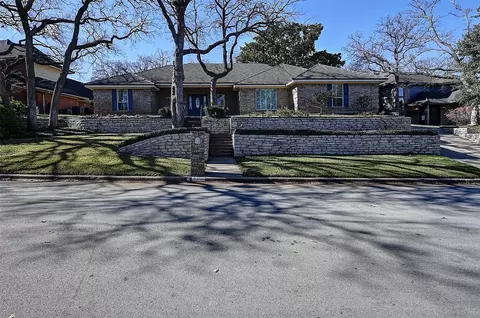 2300 Woodsong Trl, Arlington, TX 76016