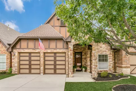 223 Wood St #201, Grapevine, TX 76051