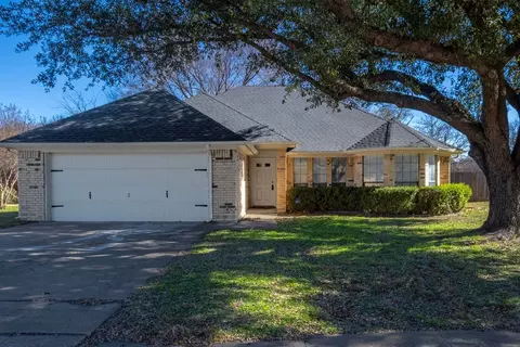 7124 Windhaven Rd, North Richland Hills, TX 76182