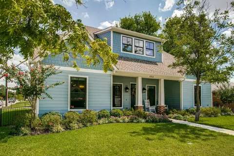 303 S Dooley St, Grapevine, TX 76051