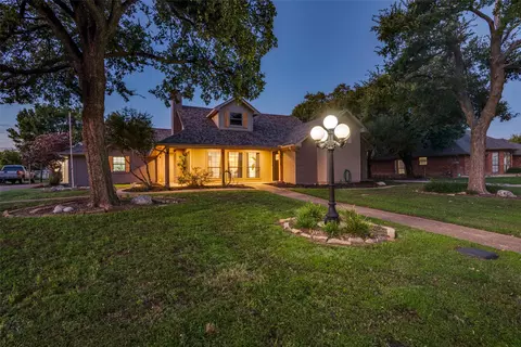 2209 Vicksburg Dr, Sachse, TX 75048