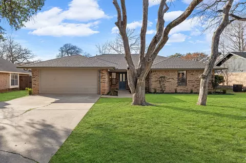 4720 Michelle Dr, Arlington, TX 76016