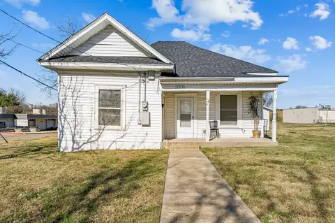 319 Mckinney St, Mesquite, TX 75149