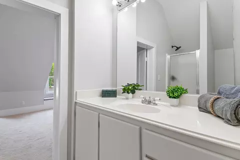 Bath - 1401 Arp St, Commerce, TX 75428 photo 5 of 5