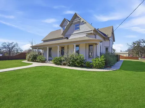 Exterior - 1401 Arp St, Commerce, TX 75428 photo 2 of 6