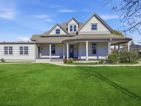 Exterior - 1401 Arp St, Commerce, TX 75428 photo 5 of 6