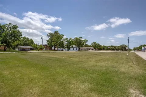 529 N 4th St, Princeton, TX 75407