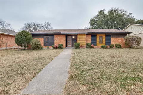 821 Sequoia Dr, Lancaster, TX 75146