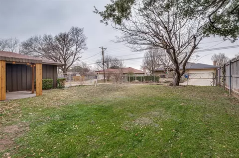 Exterior - 821 Sequoia Dr, Lancaster, TX 75146 photo 7 of 7