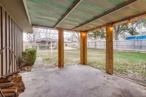 Exterior - 821 Sequoia Dr, Lancaster, TX 75146 photo 5 of 7