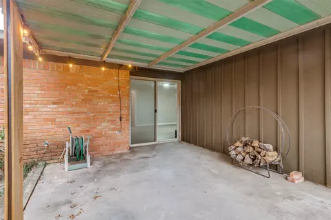 Exterior - 821 Sequoia Dr, Lancaster, TX 75146 photo 4 of 7