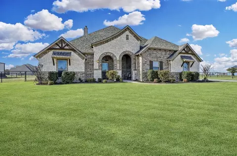 700 Russell Rd, Hudson Oaks, TX 76087