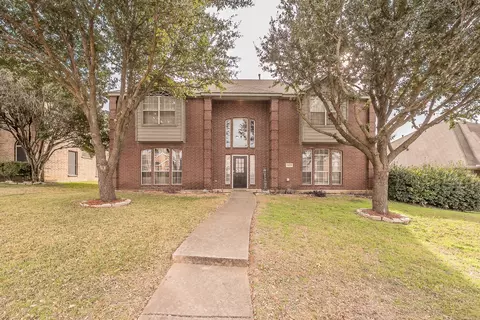 1528 Mill Creek Dr, Desoto, TX 75115