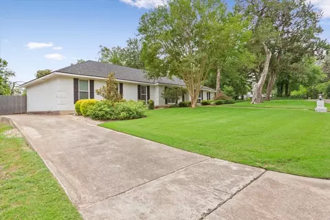Exterior - 3201 Carroll Dr, Waco, TX 76708 photo 7 of 8