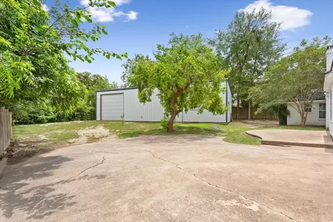 Exterior - 3201 Carroll Dr, Waco, TX 76708 photo 4 of 8