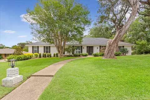 Exterior - 3201 Carroll Dr, Waco, TX 76708 photo 6 of 8