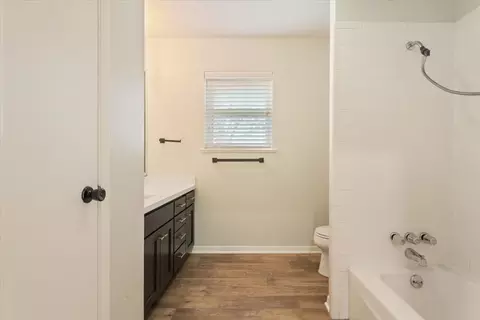 Bath - 3201 Carroll Dr, Waco, TX 76708 photo 4 of 5