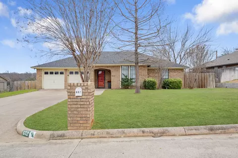 602 Hillside Dr, Kennedale, TX 76060