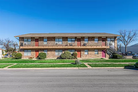 104 S 11th St, Garland, TX 75040